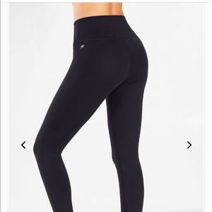 ⚫️Fabletics Salar Black Leggings⚫️